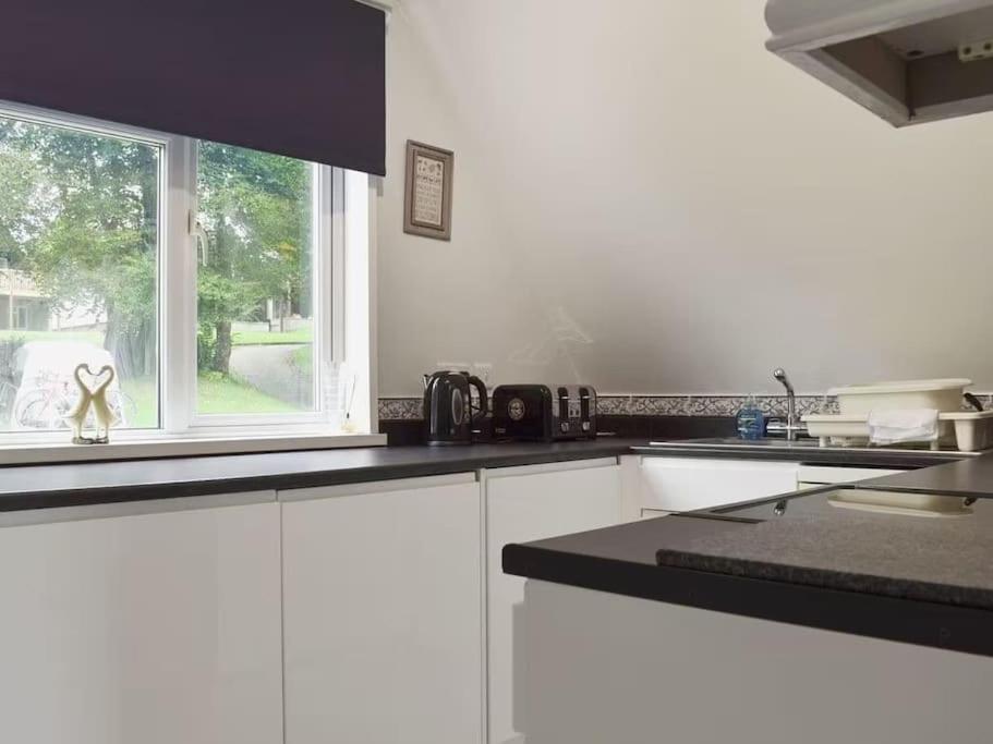 24 Valley Lodge Holiday Cottage 卡林顿 外观 照片